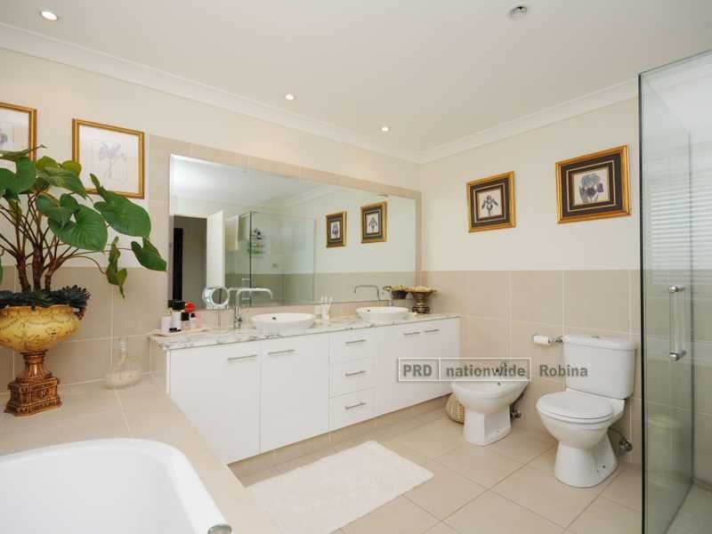 232 Easthill Drive, Robina QLD 4226