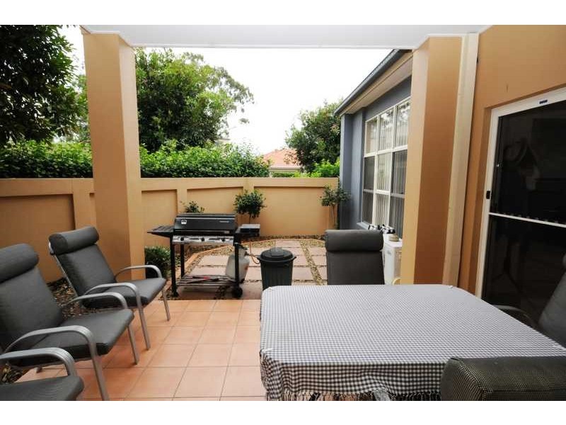 Unit 1/28 Riverwood Drive, Ashmore QLD 4214