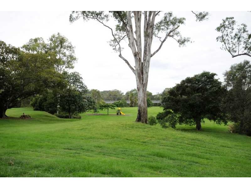 Unit 1/28 Riverwood Drive, Ashmore QLD 4214