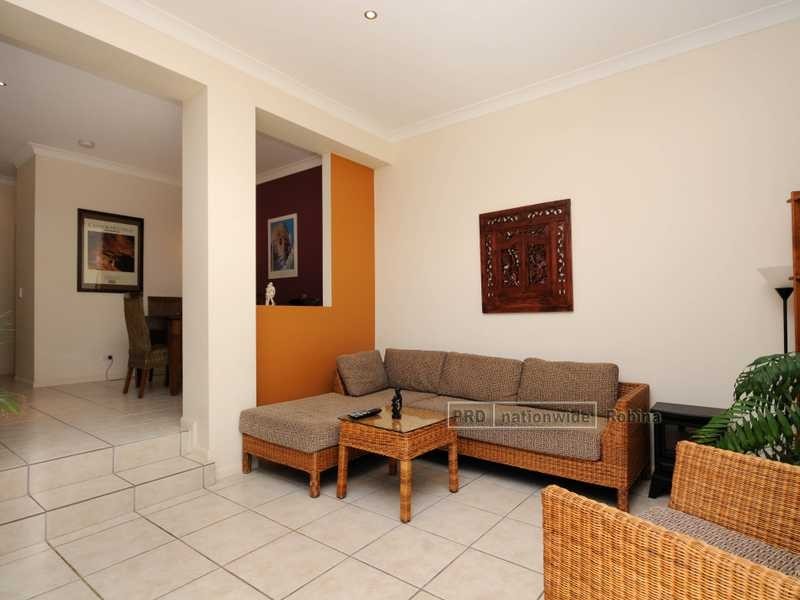 Unit 4/8 Kodiak Drive, Varsity Lakes QLD 4227