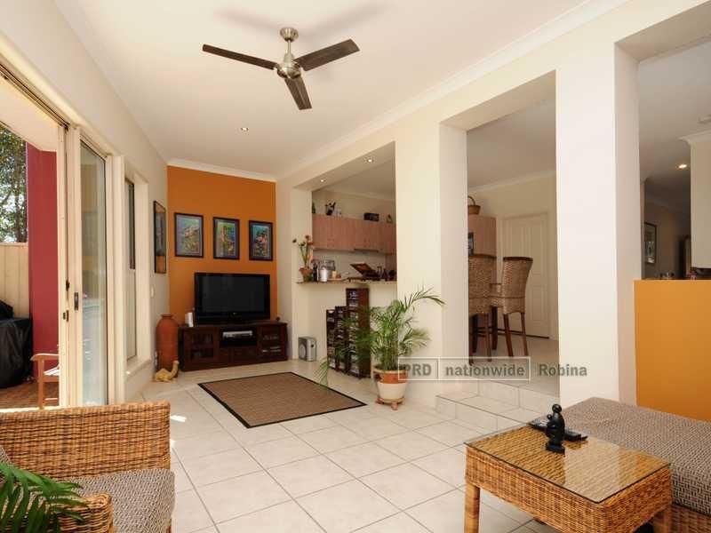 Unit 4/8 Kodiak Drive, Varsity Lakes QLD 4227