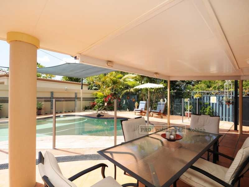 122 Swanton Drive, Mudgeeraba QLD 4213