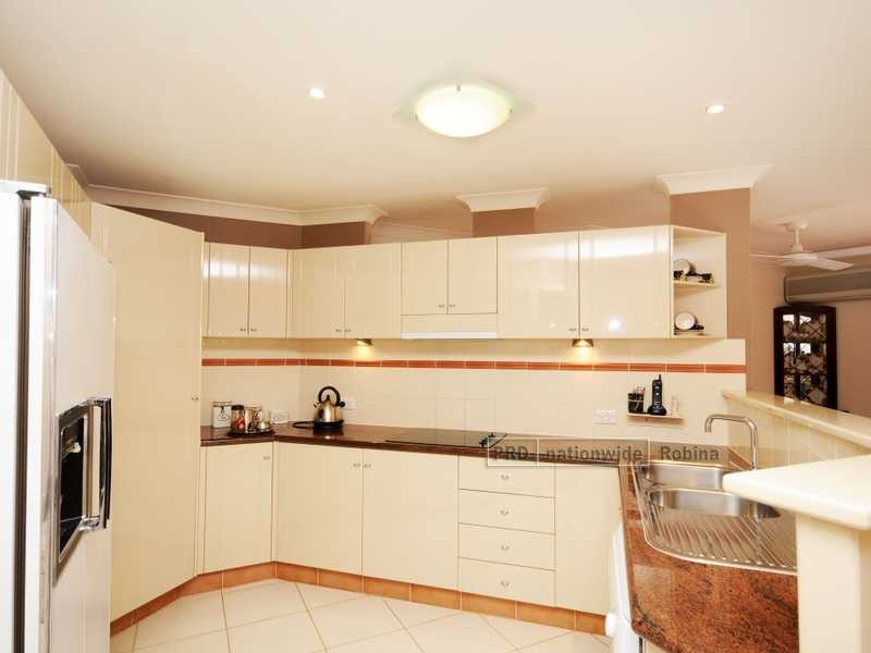 122 Swanton Drive, Mudgeeraba QLD 4213