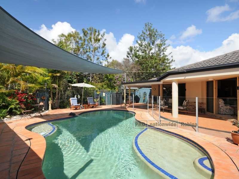 122 Swanton Drive, Mudgeeraba QLD 4213