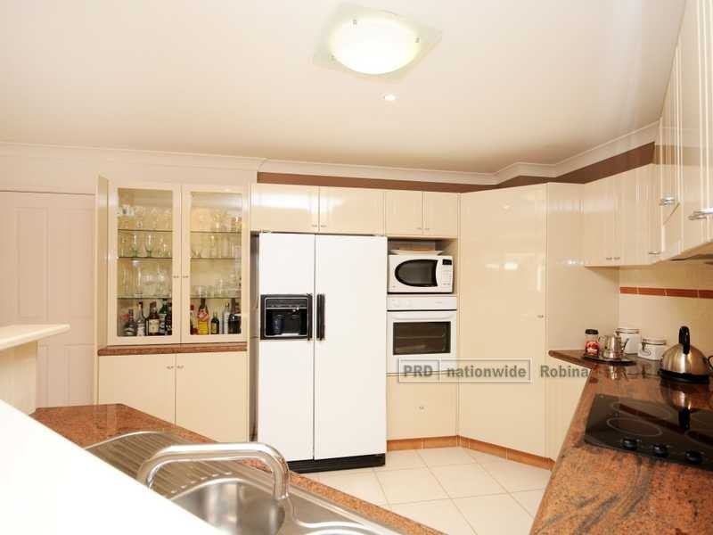 122 Swanton Drive, Mudgeeraba QLD 4213