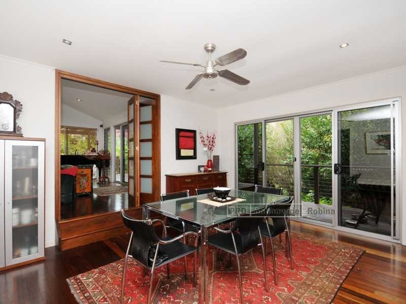 18 Observatory Drive, Reedy Creek QLD 4227