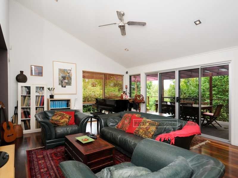 18 Observatory Drive, Reedy Creek QLD 4227