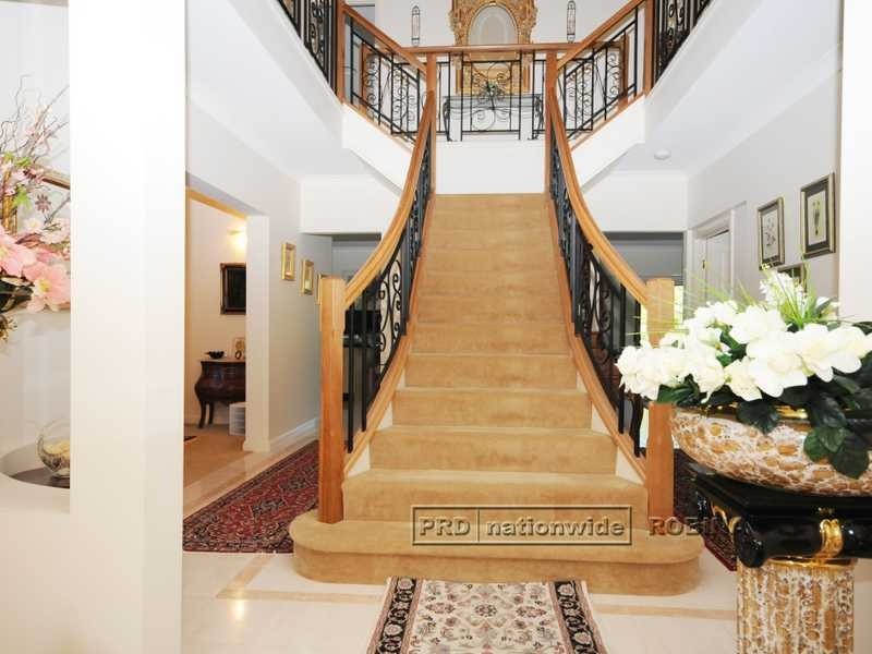 21 Silvermaple Street, Robina QLD 4226