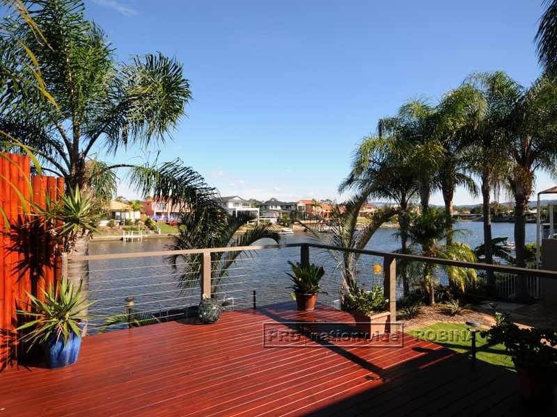 2 Salamander Court, Mermaid Waters QLD 4218