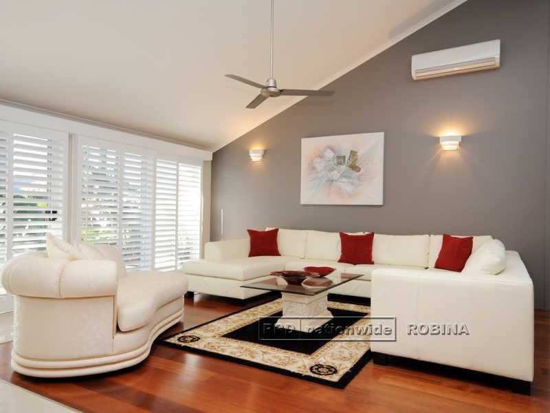 2 Salamander Court, Mermaid Waters QLD 4218