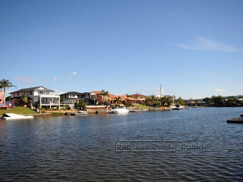 2 Salamander Court, Mermaid Waters QLD 4218