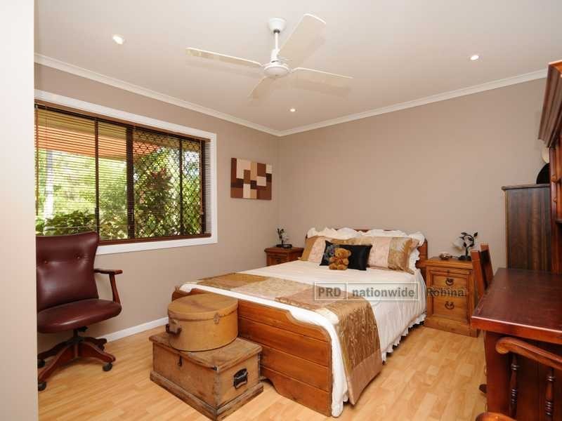 24 Gunsynd Drive, Mudgeeraba QLD 4213