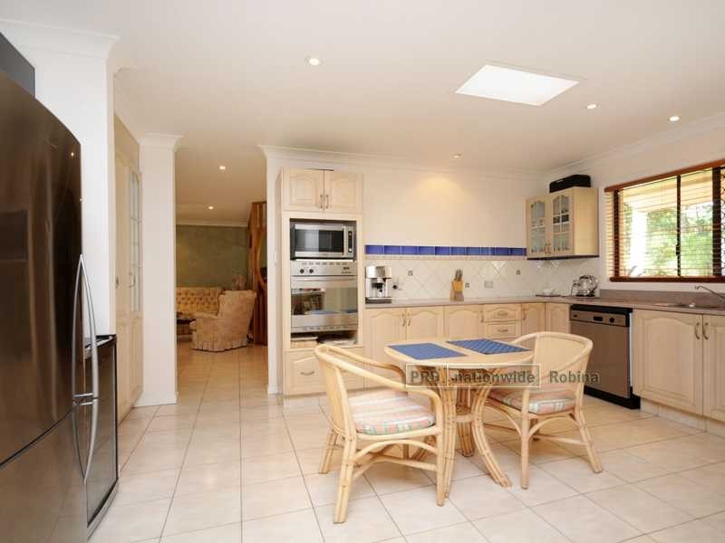 24 Gunsynd Drive, Mudgeeraba QLD 4213