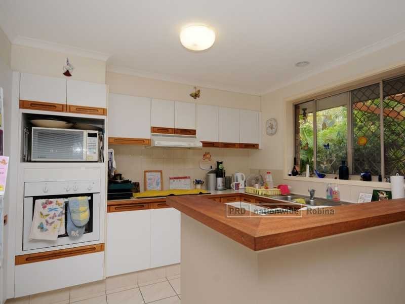 4 Kallista Close, Robina QLD 4226