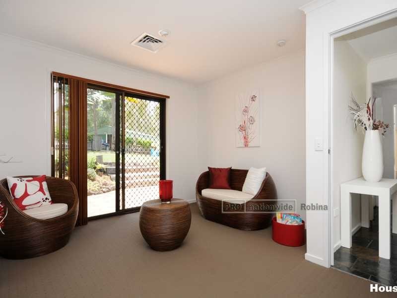 8 Gidya Rd, Mudgeeraba QLD 4213