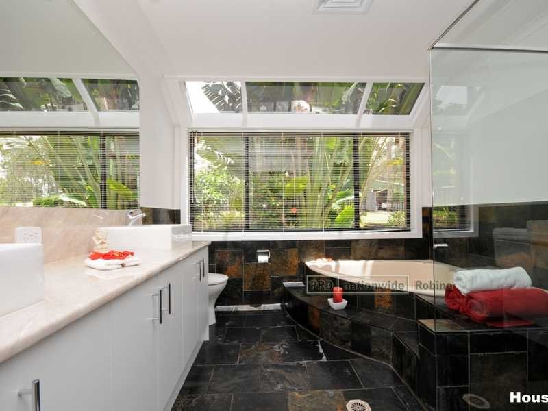 8 Gidya Rd, Mudgeeraba QLD 4213