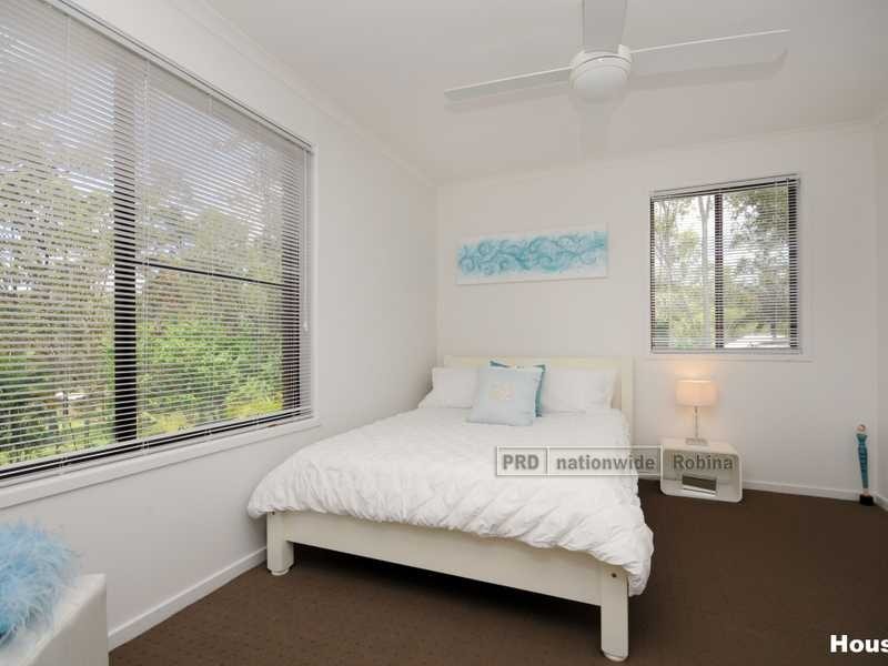 8 Gidya Rd, Mudgeeraba QLD 4213