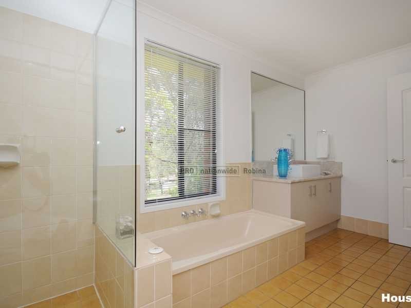 8 Gidya Rd, Mudgeeraba QLD 4213