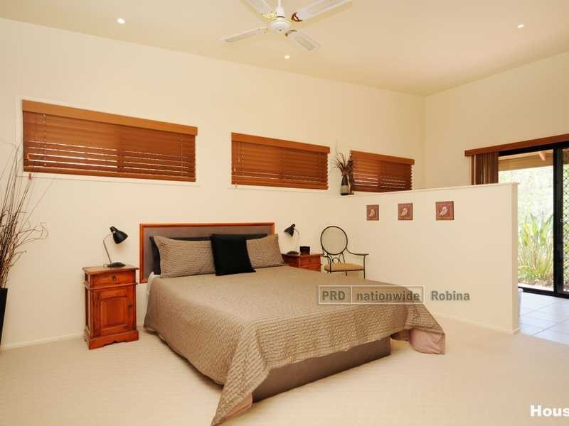 8 Gidya Rd, Mudgeeraba QLD 4213