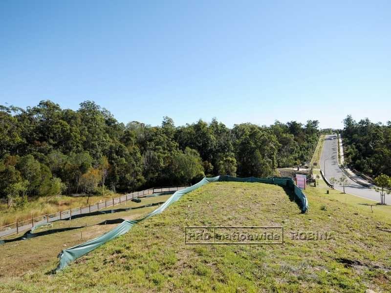 9 Golden Grove Boulevard, Reedy Creek QLD 4227