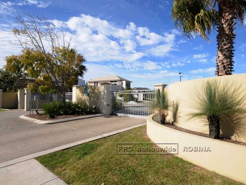 Unit 4/145 Palm Meadows Drive, Carrara QLD 4211