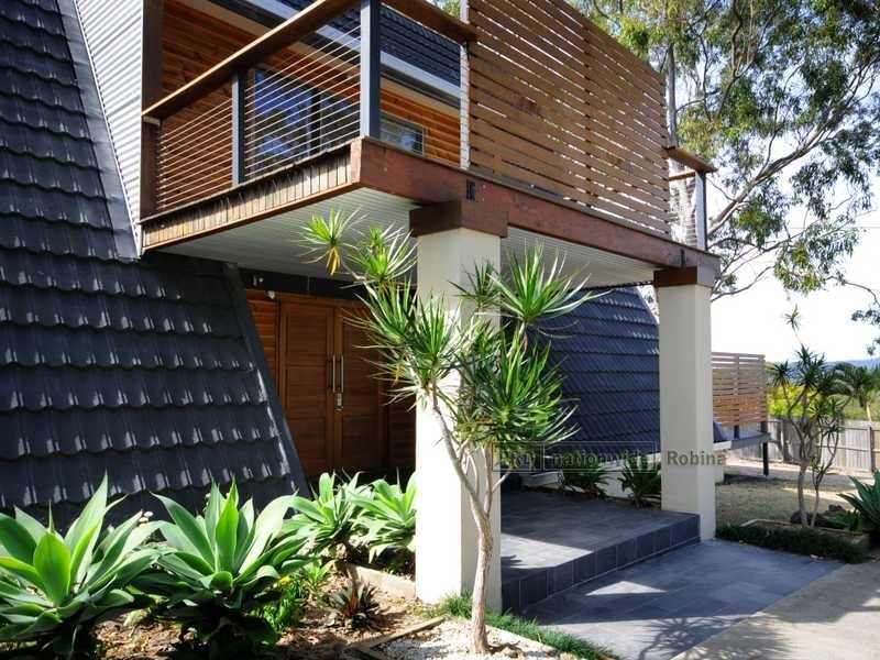 8 Baileys Rd, Tallai QLD 4213
