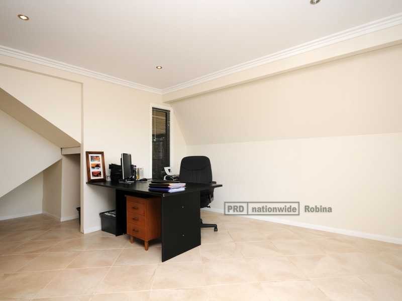 8 Baileys Rd, Tallai QLD 4213