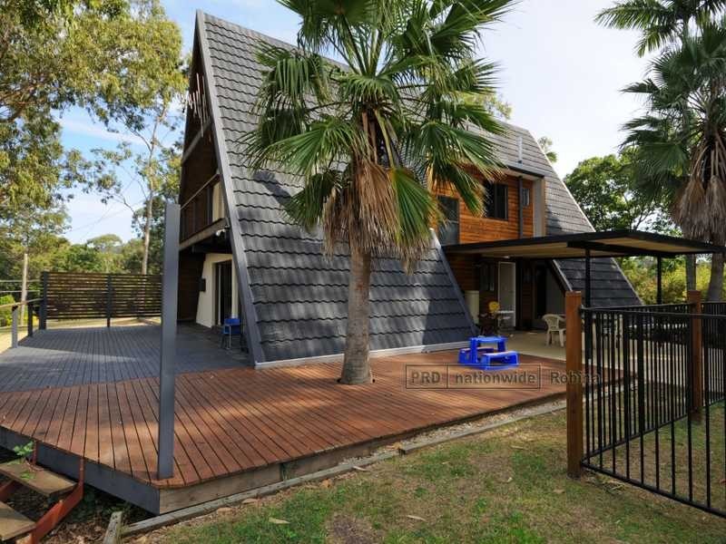 8 Baileys Rd, Tallai QLD 4213