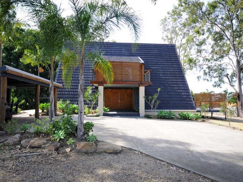 8 Baileys Rd, Tallai QLD 4213