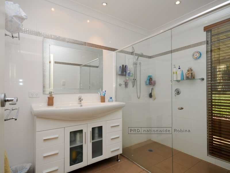 13 Warrambeen Place, Mudgeeraba QLD 4213