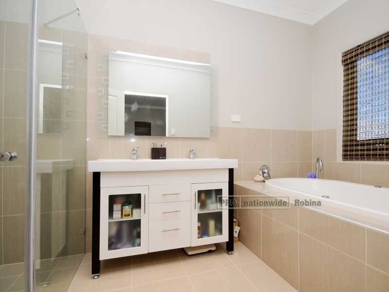 14 Koolang Crescent, Reedy Creek QLD 4227