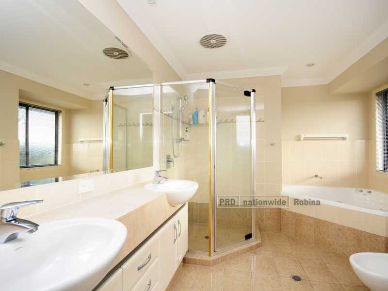 20 Sagitta Place, Robina QLD 4226