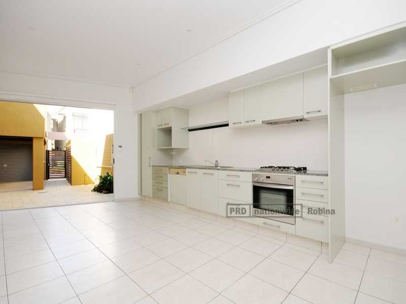 10 Lader Terrace, Varsity Lakes QLD 4227