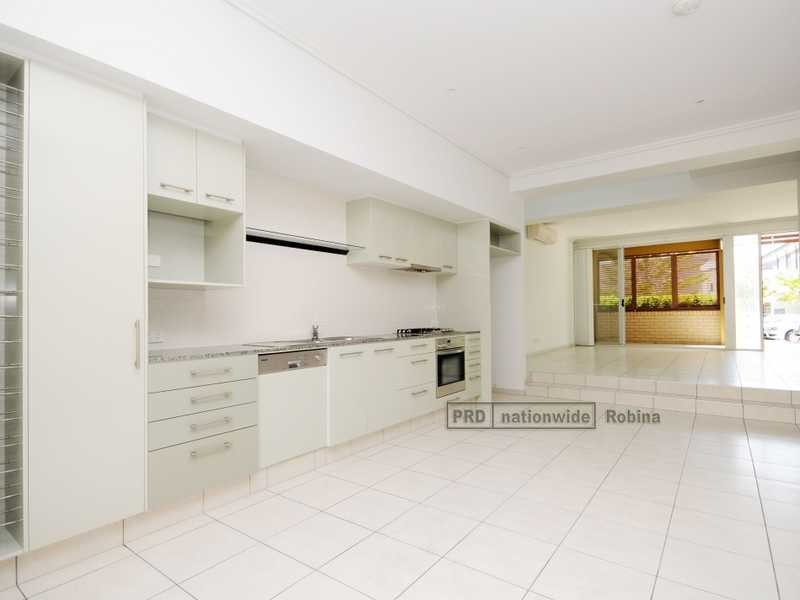 10 Lader Terrace, Varsity Lakes QLD 4227