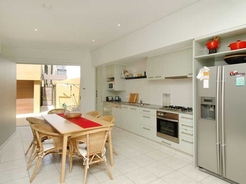 10 Lader Terrace, Varsity Lakes QLD 4227