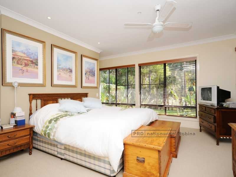 14 Northpoint Close, Robina QLD 4226