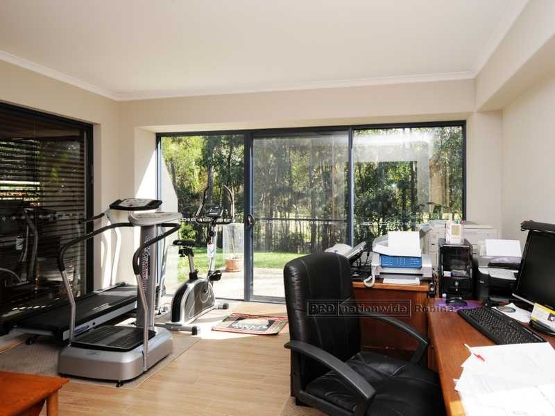 14 Northpoint Close, Robina QLD 4226