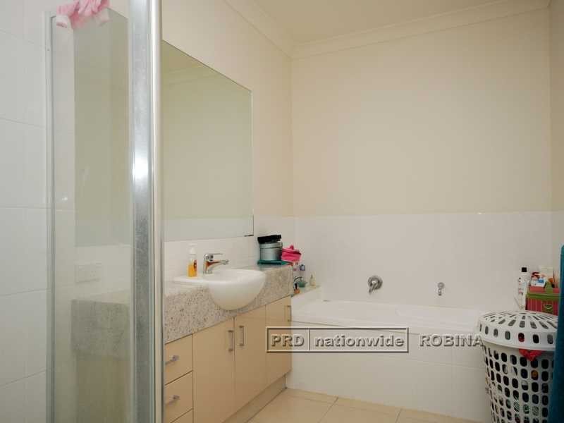 Unit 6/7 Castello Circuit, Varsity Lakes QLD 4227