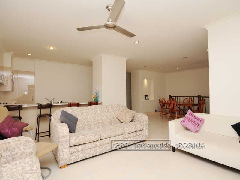 Unit 6/7 Castello Circuit, Varsity Lakes QLD 4227