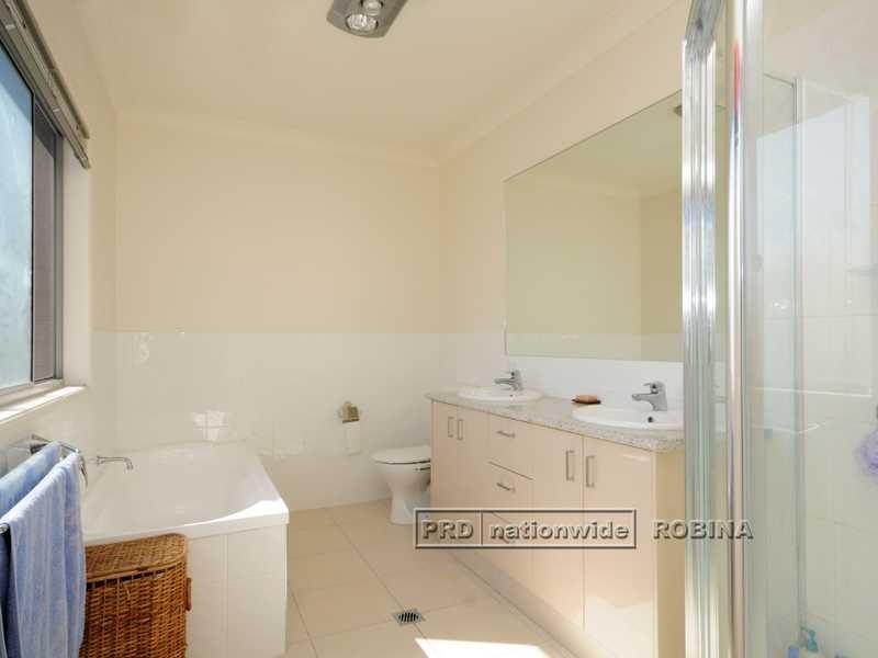 Unit 6/7 Castello Circuit, Varsity Lakes QLD 4227