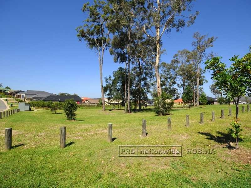 Unit 2/44 Pecan Drive, Upper Coomera QLD 4209