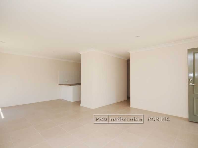 Unit 2/13 Mungana Drive, Upper Coomera QLD 4209