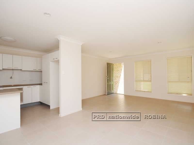 Unit 2/13 Mungana Drive, Upper Coomera QLD 4209