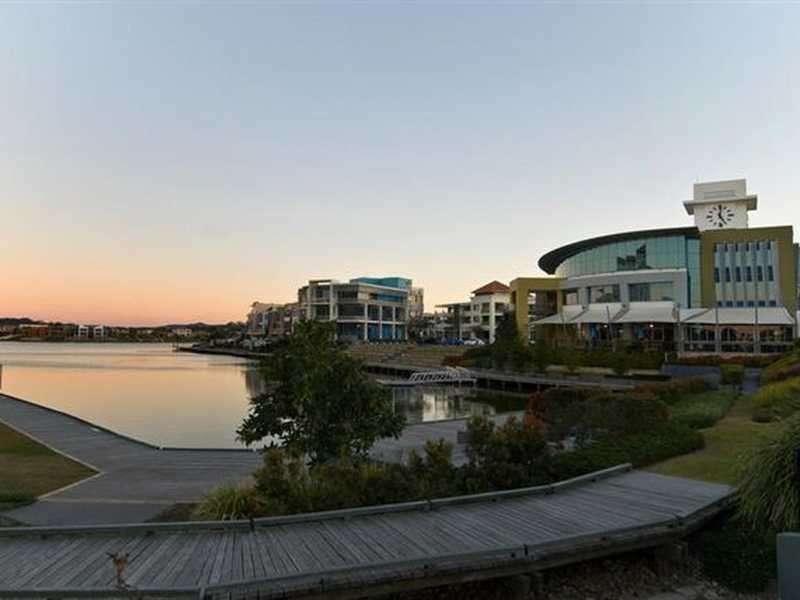Unit 13/220 Varsity Parade, Varsity Lakes QLD 4227