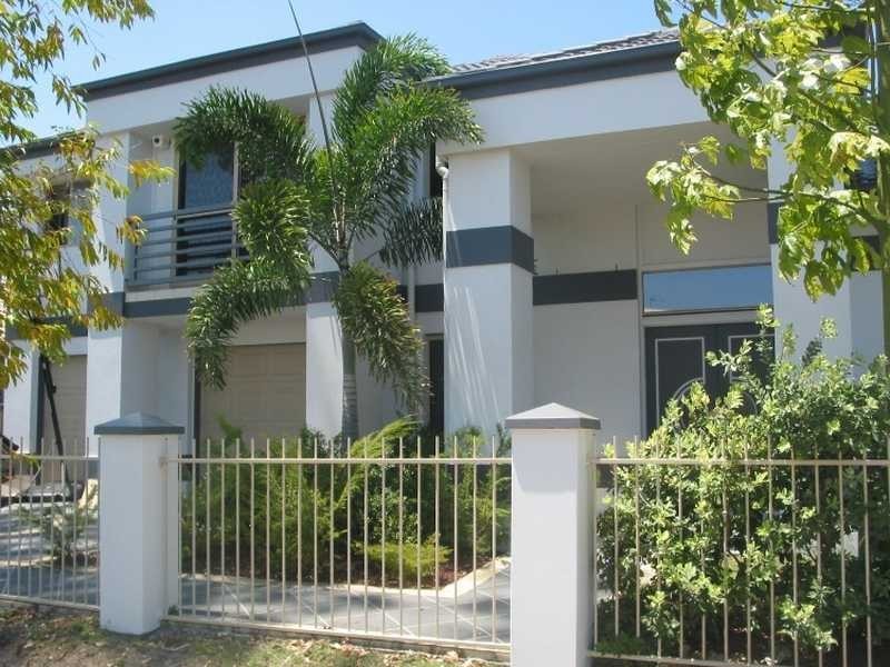 1 Avellino Drive, Varsity Lakes QLD 4227