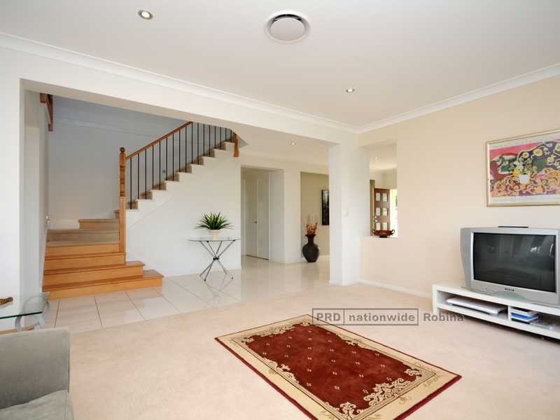 19 Heights Drive, Robina QLD 4226
