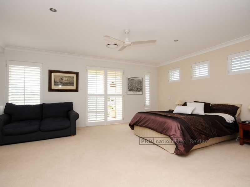 19 Heights Drive, Robina QLD 4226