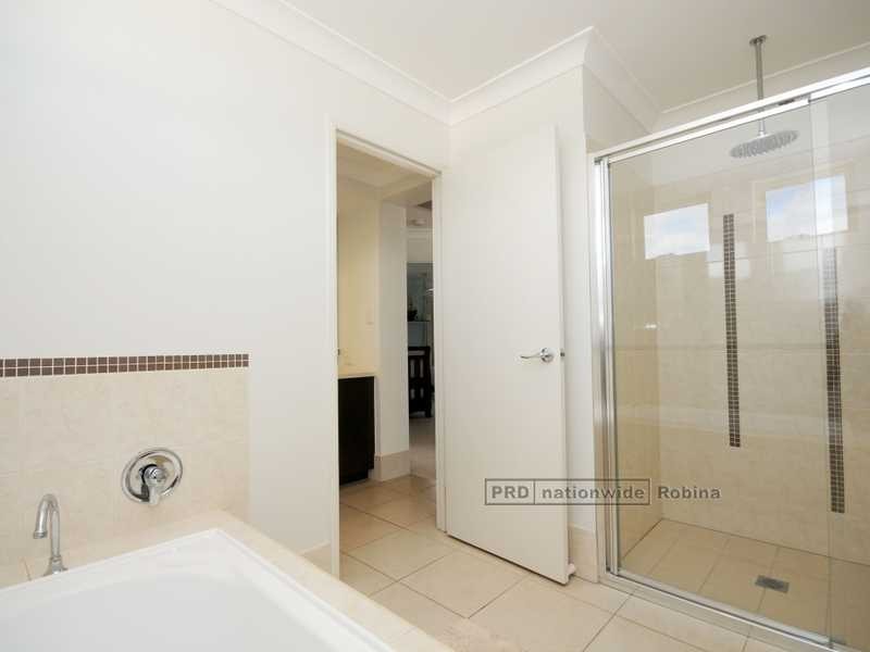 19 Heights Drive, Robina QLD 4226