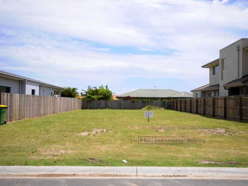 10 Marks Drive, Varsity Lakes QLD 4227