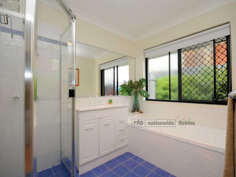 75 Clover Hill Drive, Mudgeeraba QLD 4213